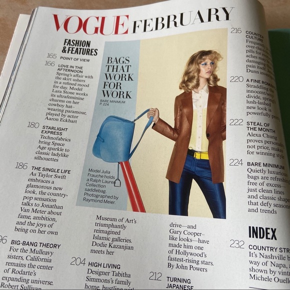 Taylor Swift - Vogue magazine 2012 - Picture 2 of 7